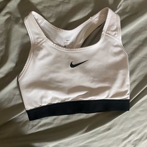 Nike Dri-Fit Shoosh Women’s medium-support non-padded sports bra size small